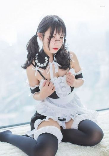 黑色池塘
