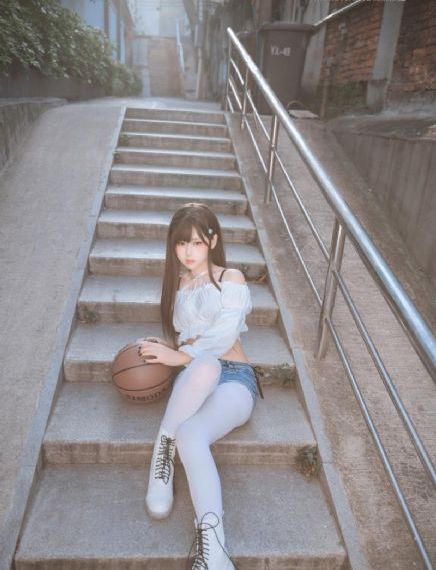 下山乱红尘