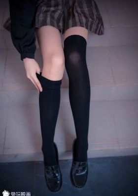 奴里