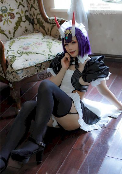 潮湿的花瓶